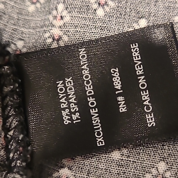 Torrid Black and White Patterned Women's Top Size 2 (2X) - Picture 8 of 8